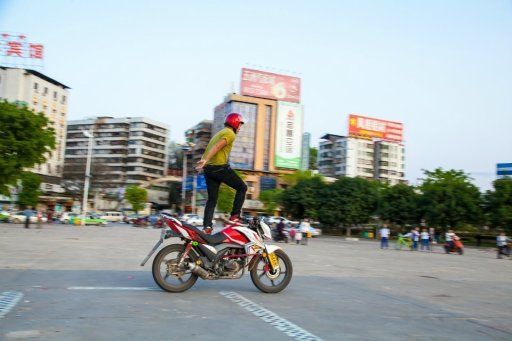 摩托車花樣特技